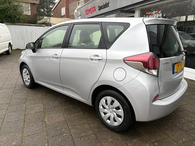 Toyota Verso-S 1.3 VVT-i Dynamic 2015 Benzine 3