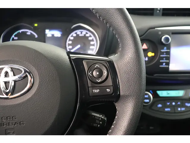 Toyota Yaris 1.5 Hybrid Executive 2019 Hybride Benzine 19