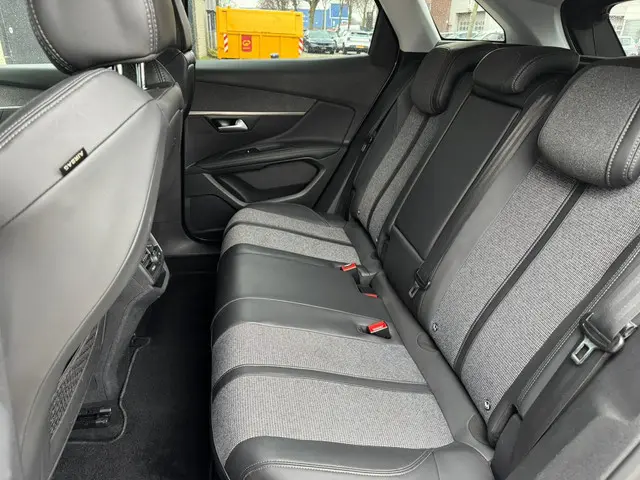 Peugeot 3008 1.2 PureTech Première 2018 Benzine 23