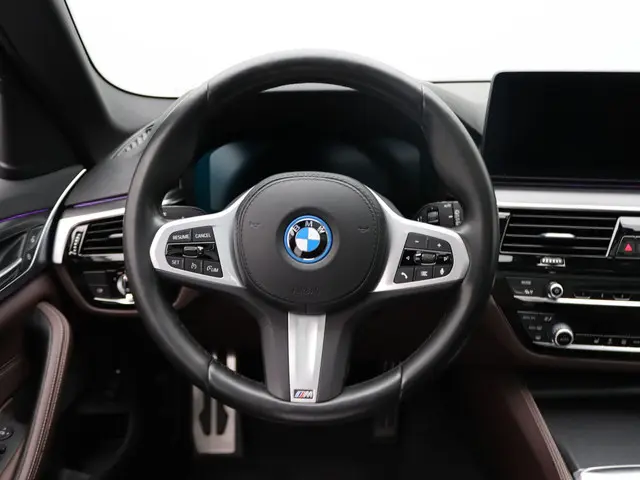 BMW 5 Serie Touring 530e 2023 Hybride Benzine 7