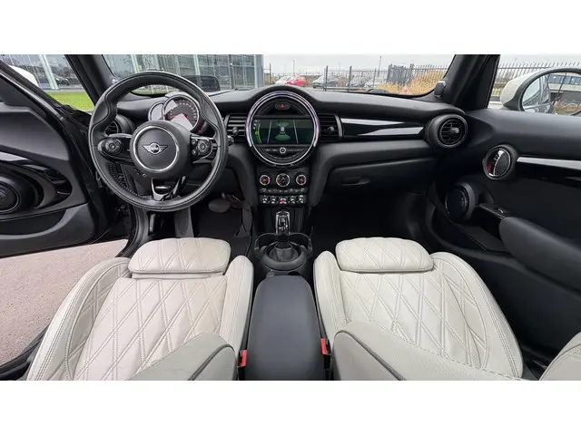 MINI Cooper Mini 1.5 60 Years Edition 2020 Benzine 16