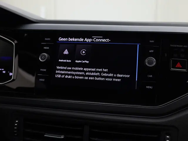 Volkswagen Polo 1.0TSI/95PK R-Line DSG 2025 Benzine 12