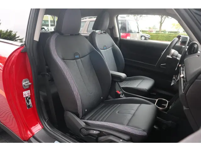MINI 3-Deurs Cooper C 2024 Benzine 8
