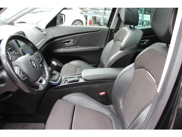 Renault Scénic 1.3 TCe Bose 140 pk 2019 Benzine 12