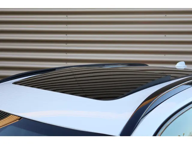 Volvo XC90 B6 AWD R-Design 2022 Benzine 16