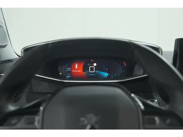 Peugeot 2008 PureTech 130 Allure 2020 Benzine 38