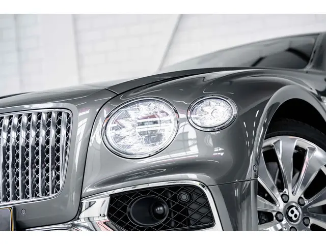 Bentley Flying Spur 4.0 V8 2021 Benzine 23