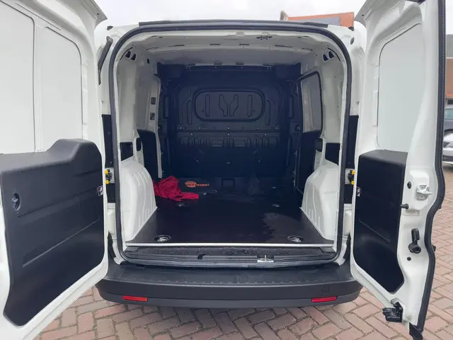 Fiat Doblò Cargo 1.3 MJ L1H1 2020 Diesel 9