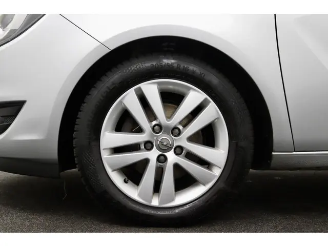 Opel Meriva 1.4 Turbo Cosmo grijs 2015 Benzine 37
