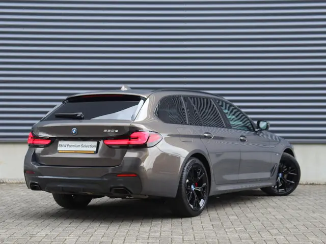 BMW 5 Serie Touring 530e 2023 Hybride Benzine 2