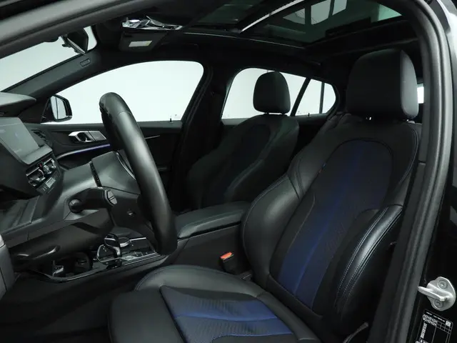 BMW 1 Serie 5-deurs 118i 2021 Benzine 7