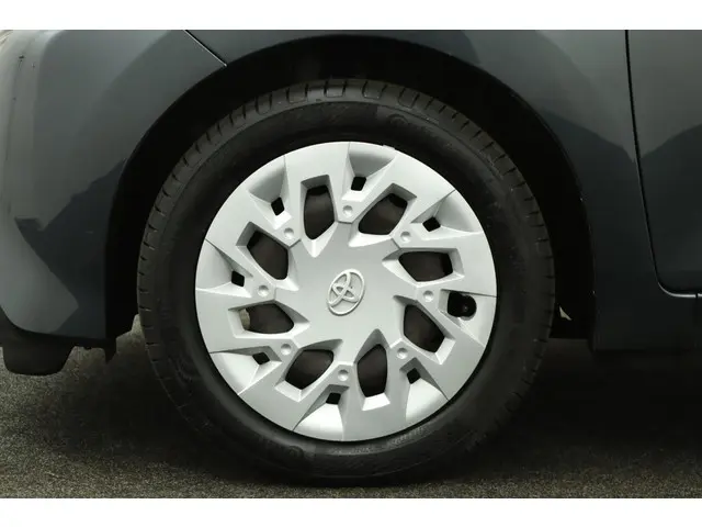 Toyota Aygo 1.0 VVT-i x-play 2019 Benzine 39