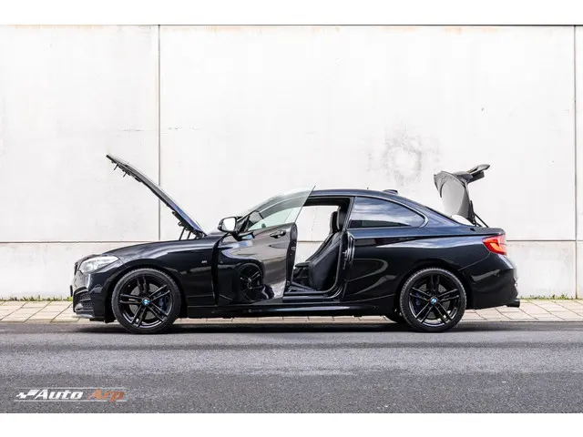 BMW 2 Serie Coupé M240i High Executive 2017 Benzine 8