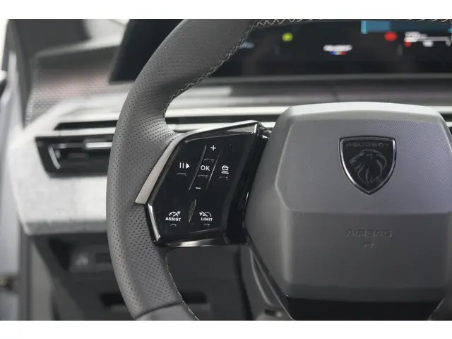 Peugeot 5008 HYbrid 145 e-DCS6 GT 2025 Hybride Benzine 33