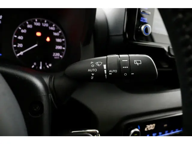 Toyota Yaris 1.5 Hybrid Comfort wit 2022 Hybride Benzine 18
