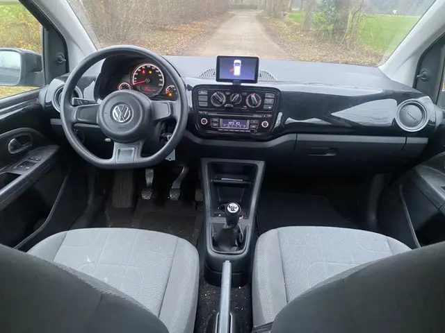 Volkswagen up! 1.0 move up! BlueM. 2015 Benzine 17
