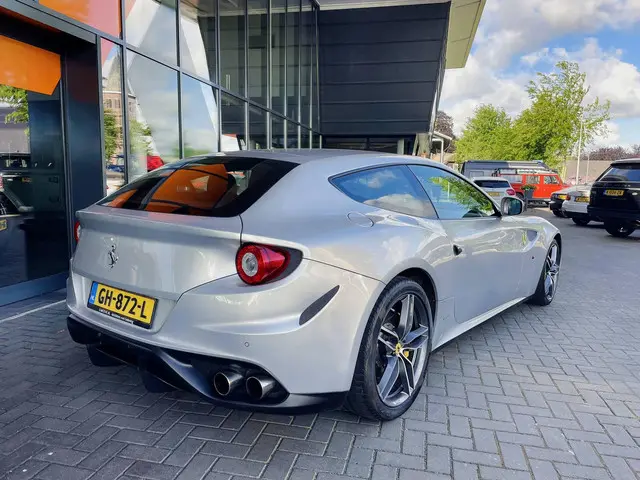 Ferrari FF 6.3 V12 2015 Benzine 4