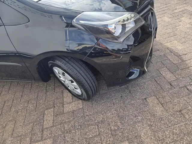 Toyota Yaris 1.0 VVT-i Aspiration 2015 Benzine 27