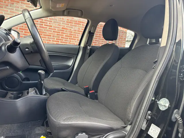 Mitsubishi Space Star 1.0 Bright 2015 Benzine 11