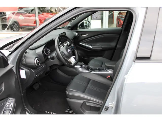 Nissan Juke Hybrid 143 Tekna 2023 Hybride Benzine 12