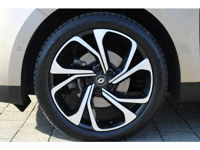 Renault Scénic 1.3 TCe Bose 2018 Benzine 29