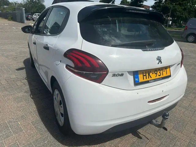 Peugeot 208 1.6 BlueHDi Access 2015 Diesel 4