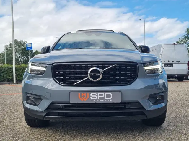 Volvo XC40 2.0 T5 AWD R-Design | PANO | LED | H&K | 2020 Benzine 12