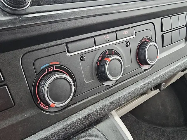 Volkswagen Transporter 2.0 TDI 2016 Diesel 10