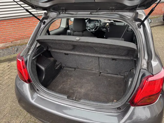 Toyota Yaris 1.3 VVT-i Aspiration 2015 Benzine 14