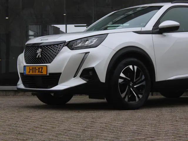 Peugeot 2008 1.2 PT Blue Lease Allure 2020 Benzine 16