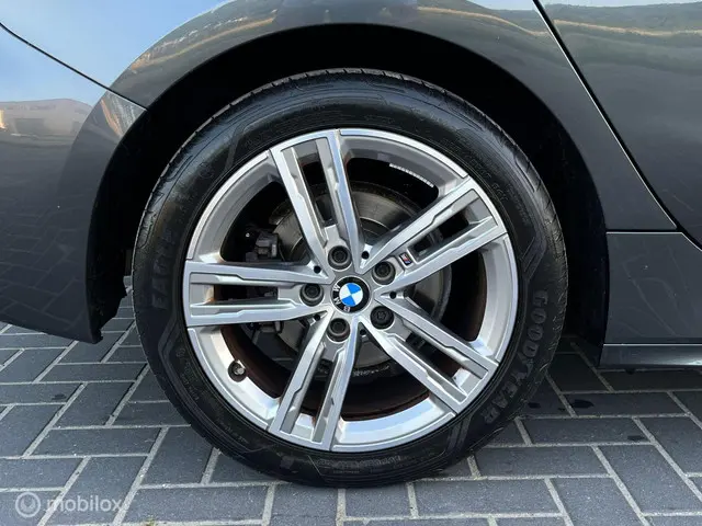 BMW 1 Serie 118i M Pack Sport NAV LED LEER 2021 Benzine 25