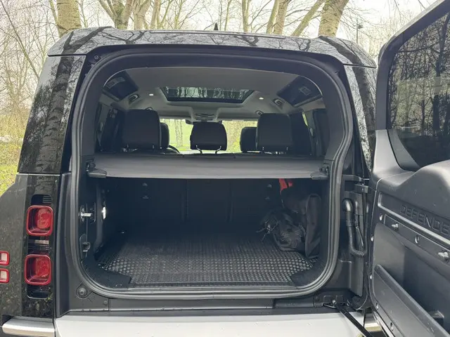 Land Rover Defender 110 P400E 2023 Hybride Benzine 28