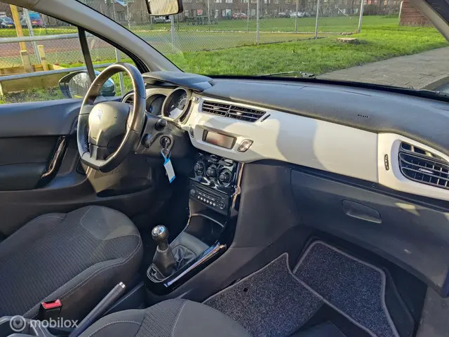 Citroën C3 1.2 VTi Tendance 2013 Benzine 13