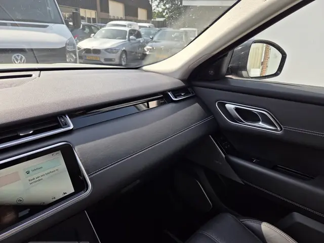 Land Rover Range Rover Velar 3.0 V6 AWD SE 2017 Diesel 9