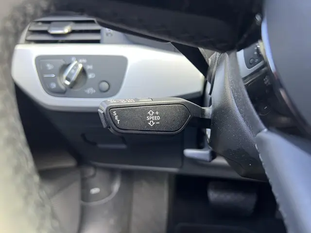 Audi A4 Avant 35 TFSI Business Edition 2021 Benzine 31