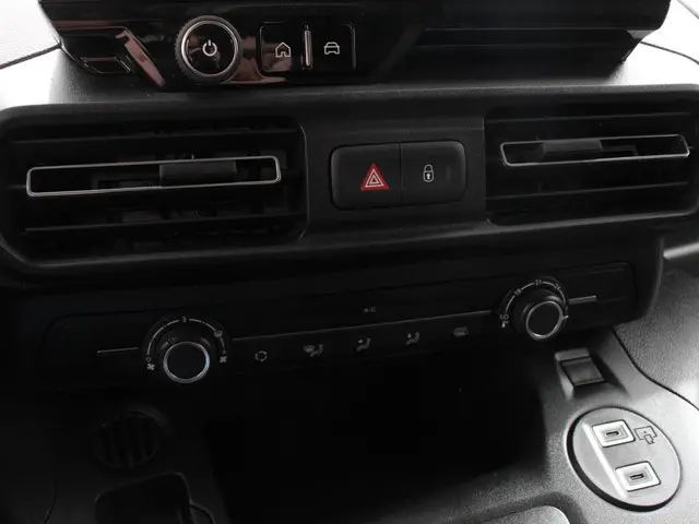 Opel Combo 1.5 BlueHDi 130PK L2 Automaat 2024 Diesel 25