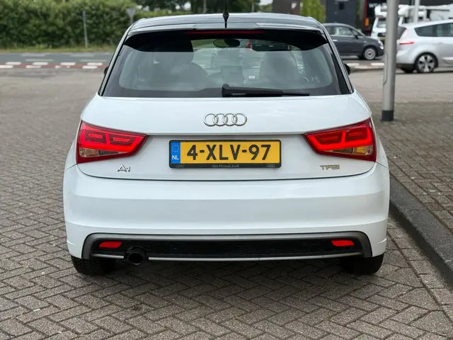 Audi A1 Sportback 1.2 TFSI S-Line Bj 2014 2014 Benzine 6