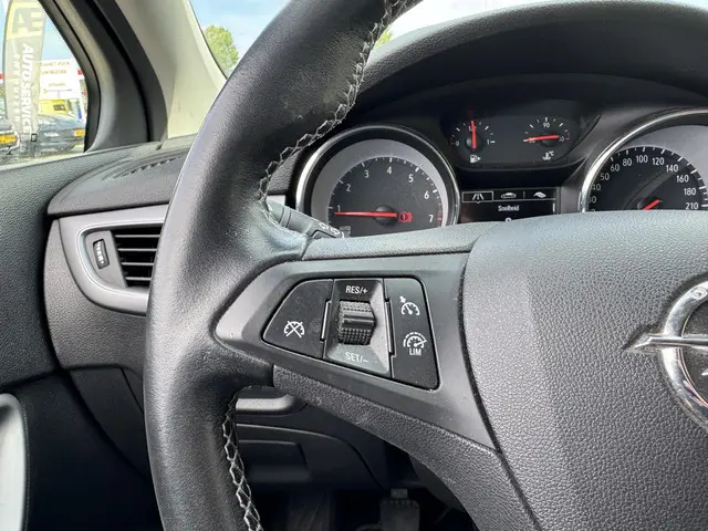 Opel Astra 1.4 Black Edition 2018 Benzine 17