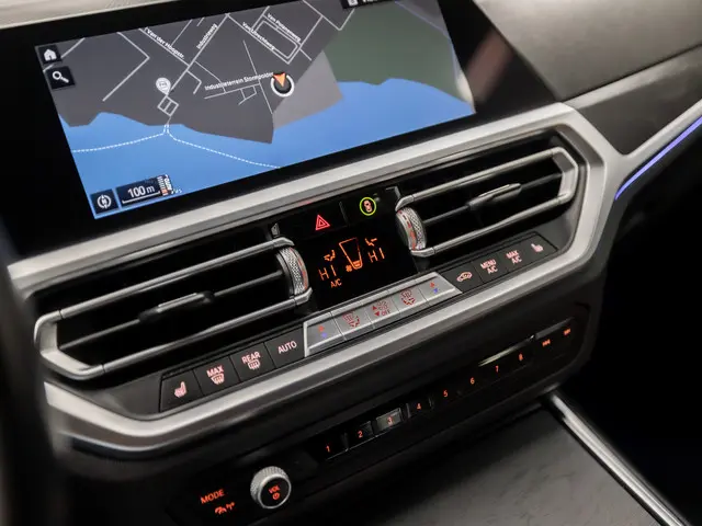 BMW 3 Serie Touring 318i Sportline 2021 Benzine 9