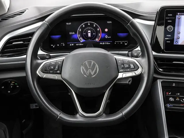 Volkswagen T-Roc 1.0TSI/110PK Life Business 2023 Benzine 13