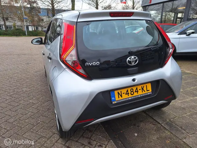 Toyota Aygo 1.0 VVT-i x-FUN 2021 Benzine 9