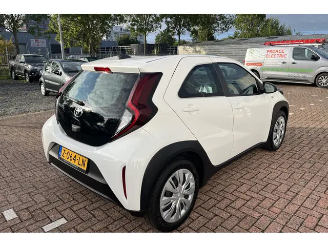 Toyota Aygo X 1.0 VVT-i MT Play 2024 Benzine 9