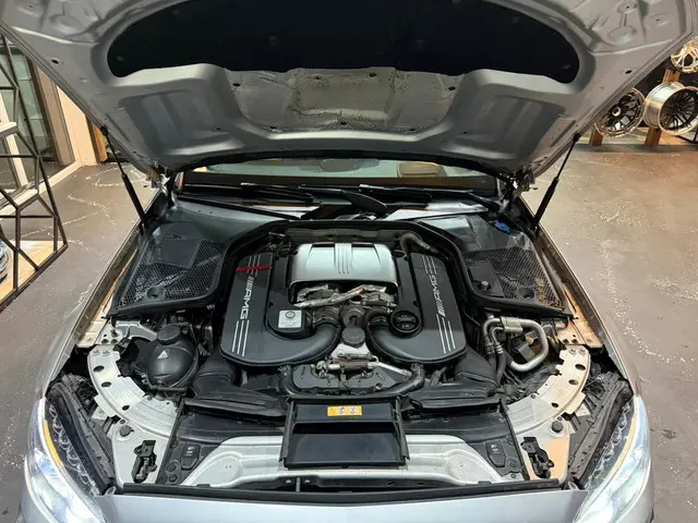 Mercedes-Benz C-Klasse AMG 63 S 2017 Benzine 17