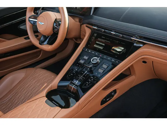 Aston Martin V8 Volante DB12 4.0 2024 Benzine 13