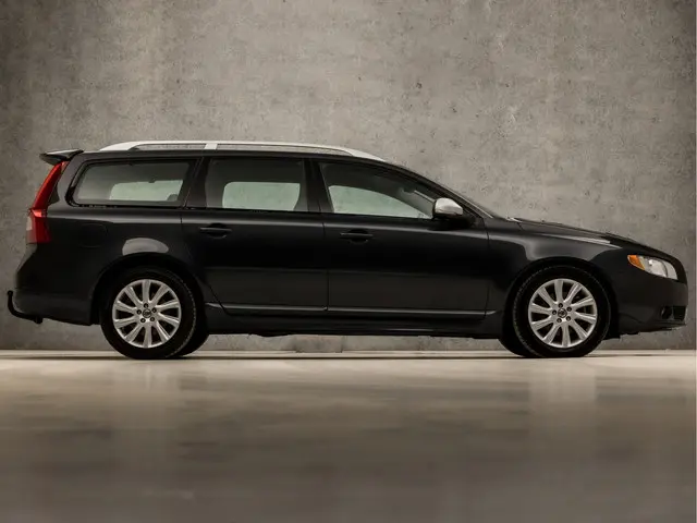 Volvo V70 1.6 T4 R-Design 2013 Benzine 4