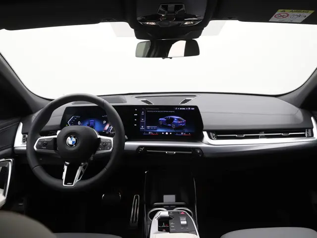 BMW X2 sDrive20i Launch Edition 2024 Benzine 13