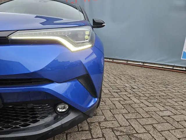Toyota C-HR 1.8 Hybrid Bi-Tone 2017 Hybride Benzine 5