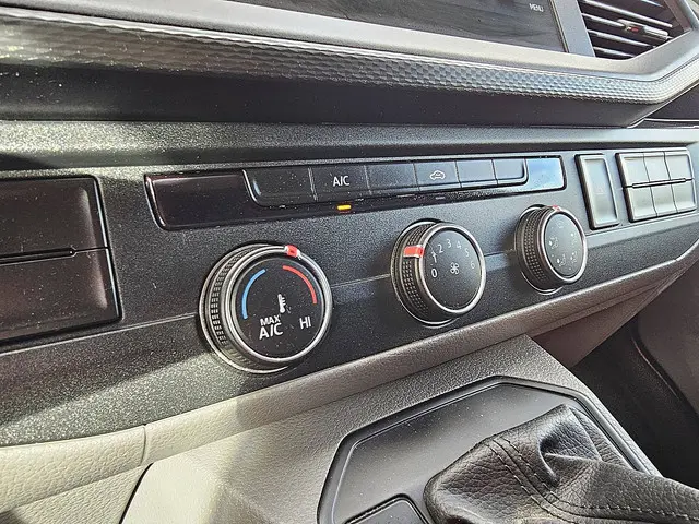 Volkswagen Transporter 2.0 TDI 2021 Diesel 9