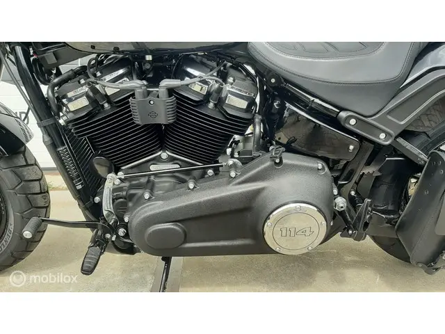 Harley-Davidson FXFBS 114 Softail Fat Bob 2021 Benzine 11