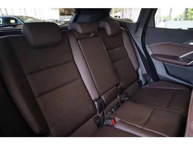 BMW X1 xDrive23i 2024 Benzine 9
